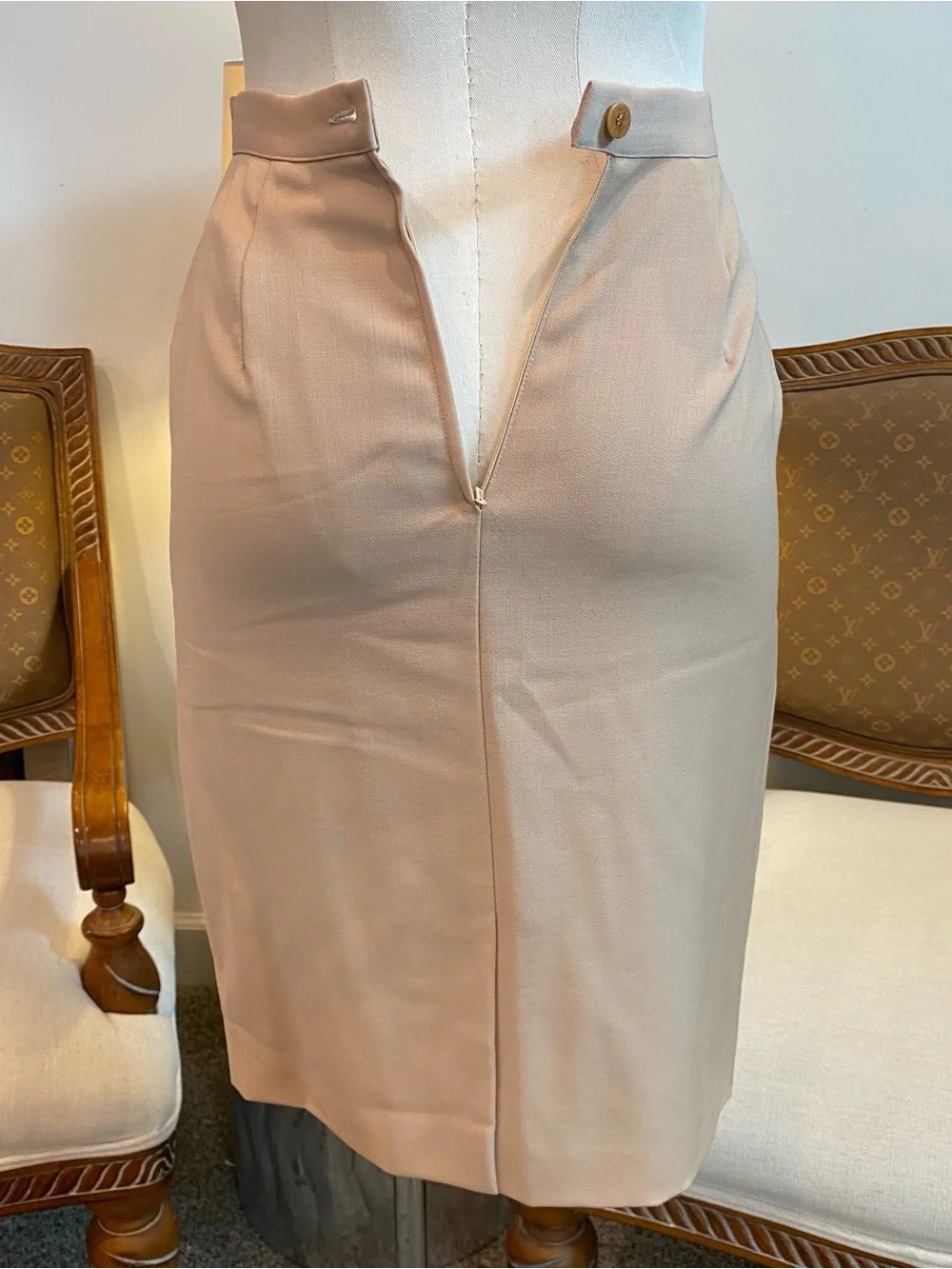 VTG Giorgio Armani Light Beige Tailored Wool Mini Pencil Skirt, Size 2 EU 38